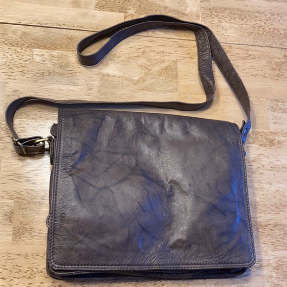 Bundle of four bags - Picture 10 of 13